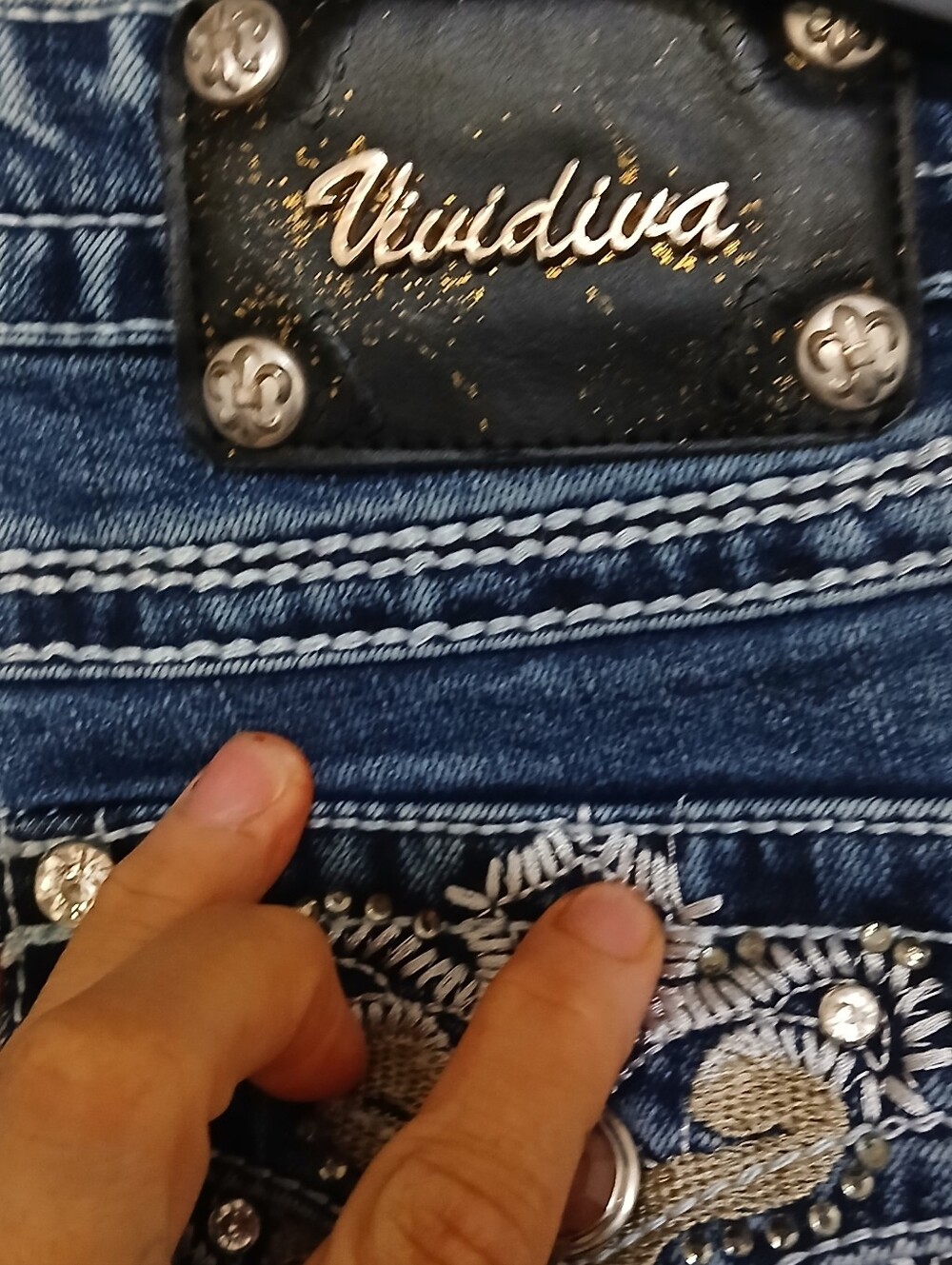Dark Wash Embellished Pocket Jeans Brand Vi Vi Diva - Picture 6 of 8